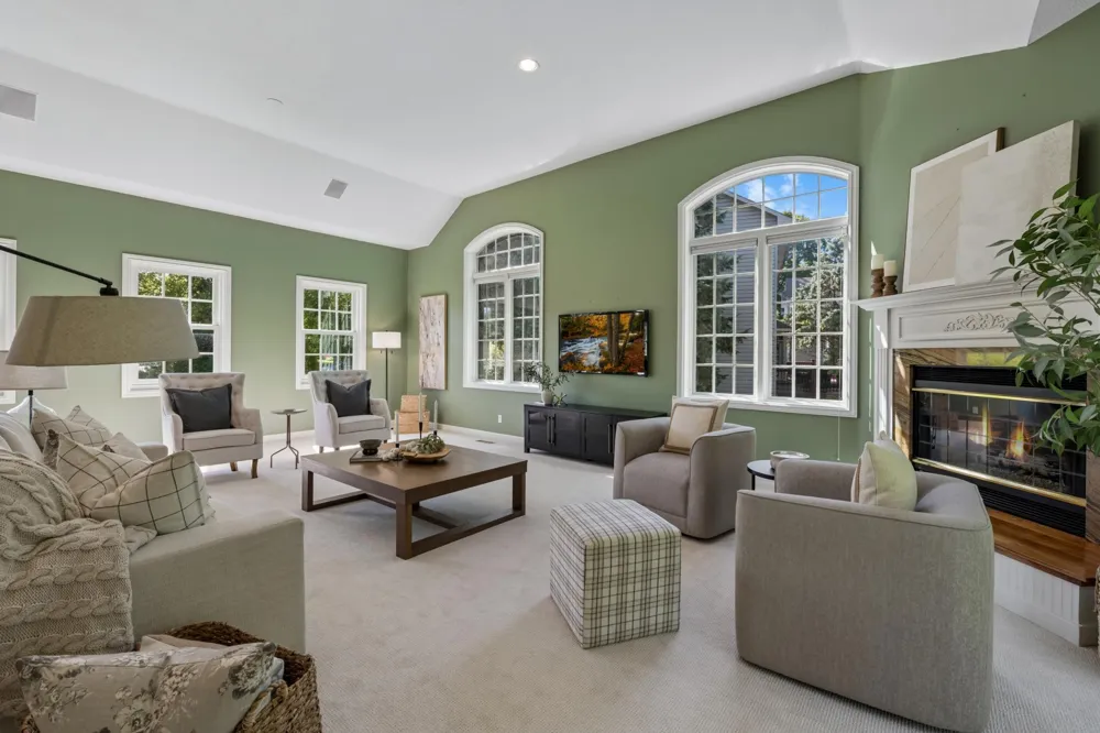 1015 W Cove Lane Minnetrista, MN 55364