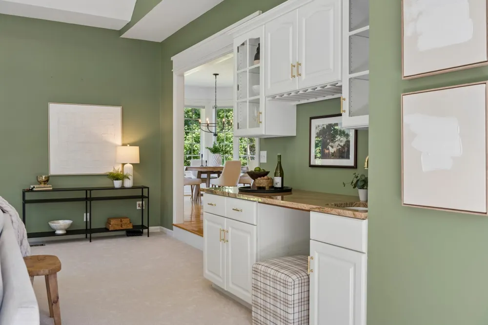 1015 W Cove Lane Minnetrista, MN 55364