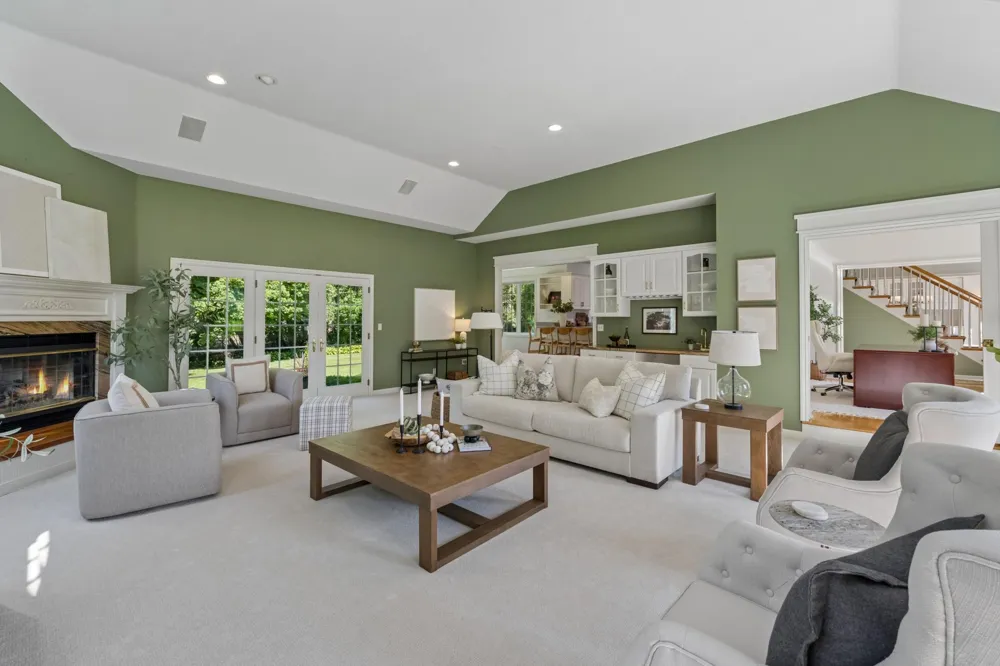 1015 W Cove Lane Minnetrista, MN 55364