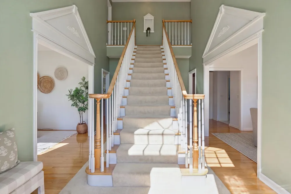 1015 W Cove Lane Minnetrista, MN 55364