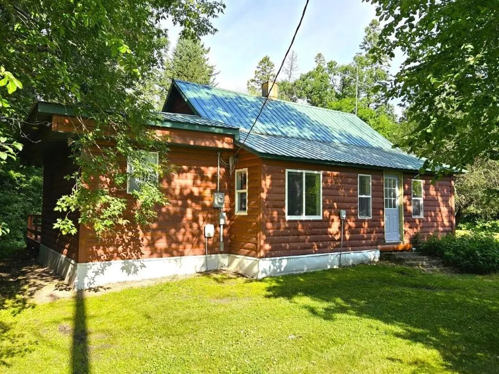 359 Byes Avenue NW Solway, MN 56678