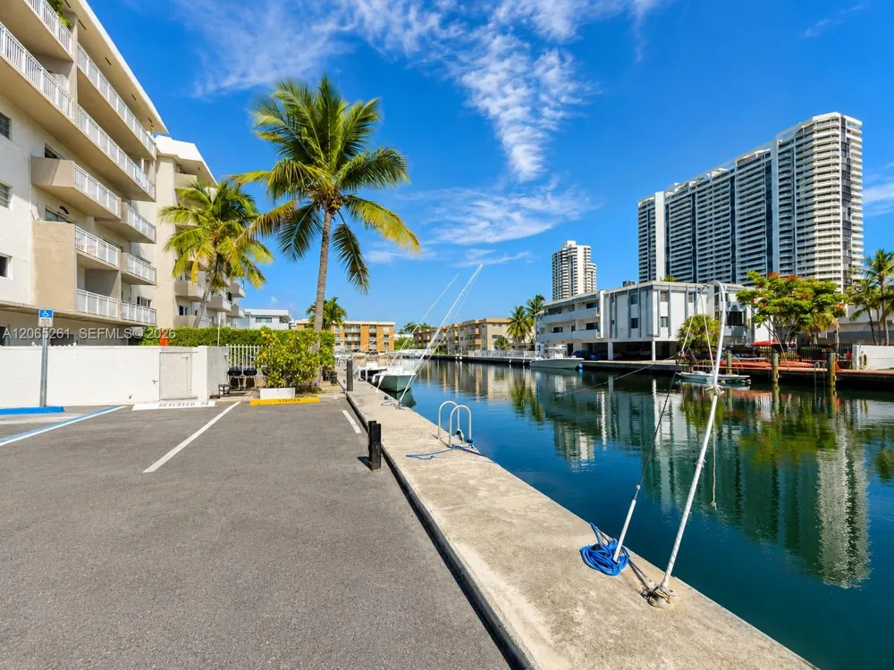 3601 NE 170th St #605 North Miami Beach, FL 33160