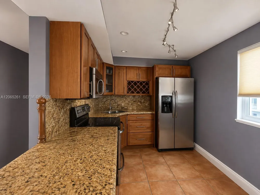 3601 NE 170th St #605 North Miami Beach, FL 33160