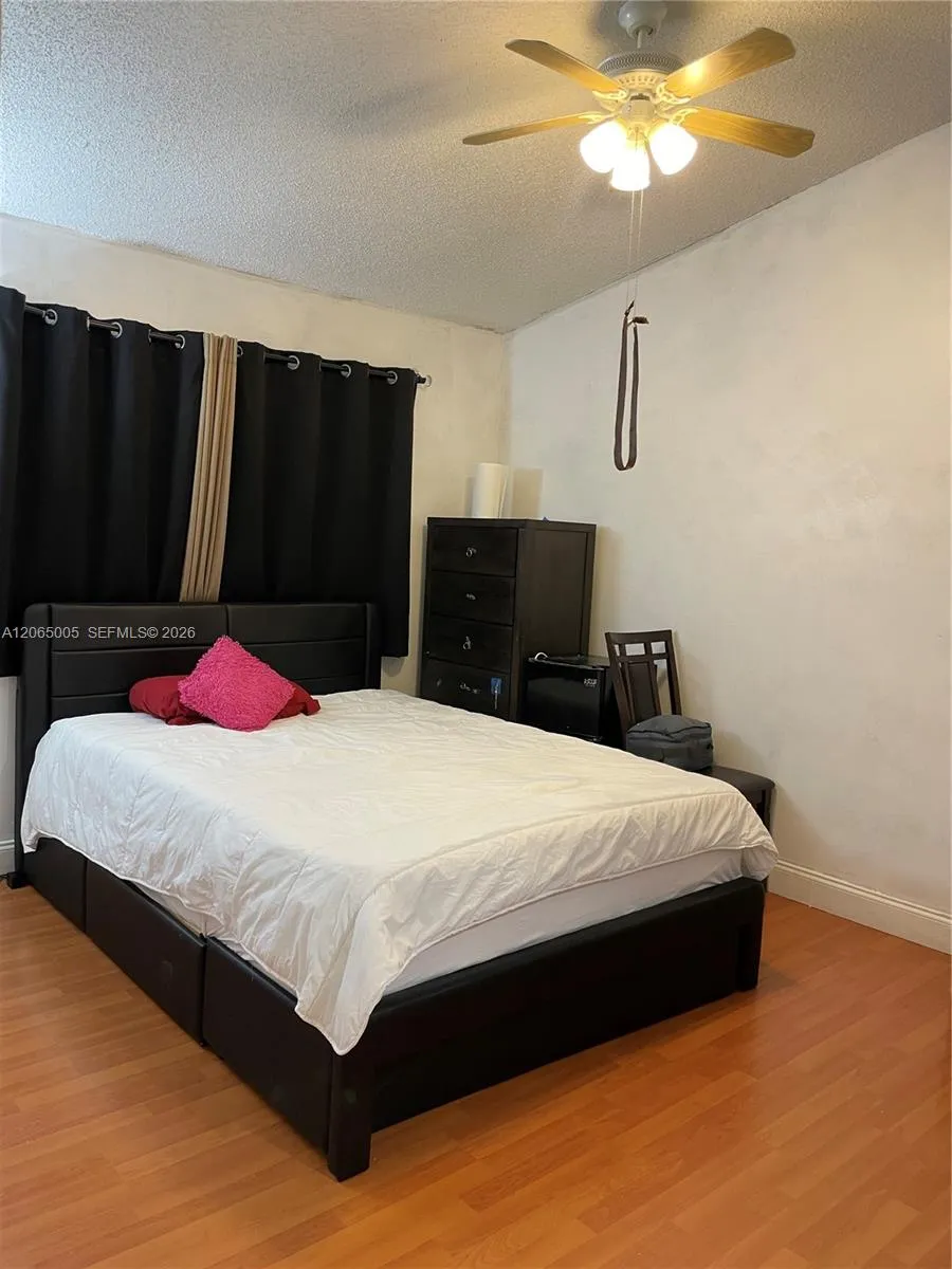 6547 NW 170th Ter Hialeah, FL 33015