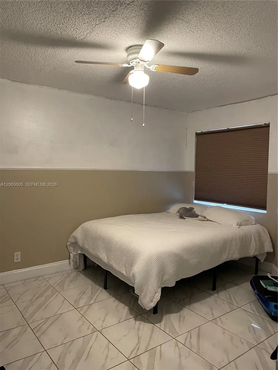 6547 NW 170th Ter Hialeah, FL 33015