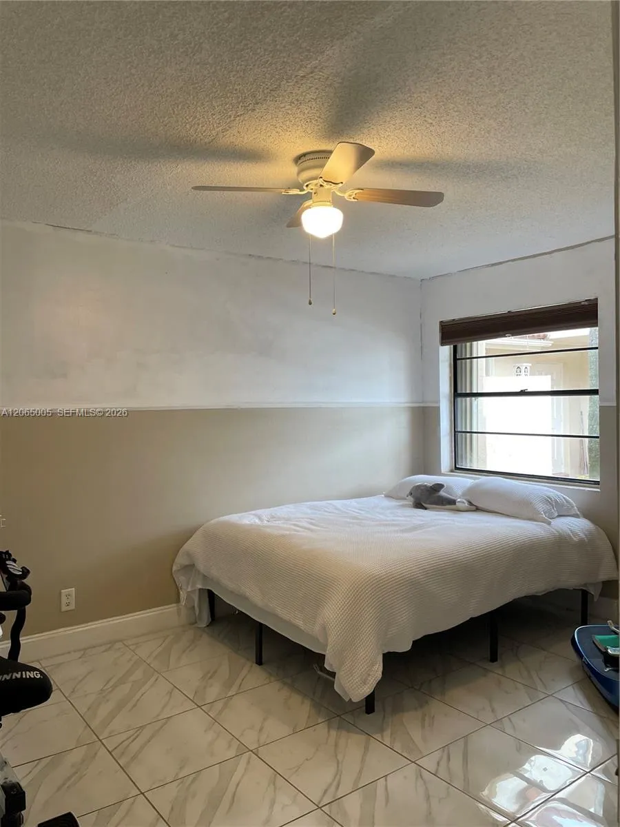 6547 NW 170th Ter Hialeah, FL 33015