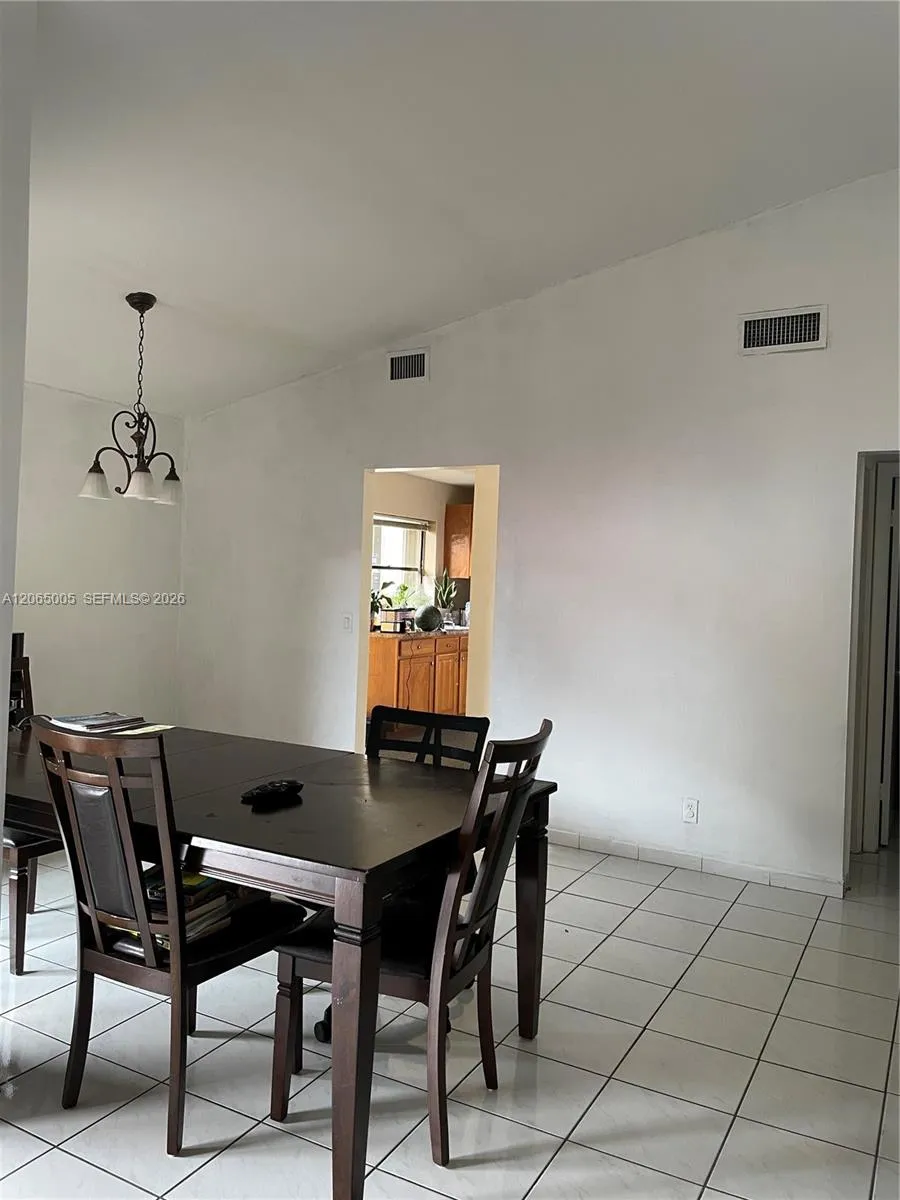 6547 NW 170th Ter Hialeah, FL 33015