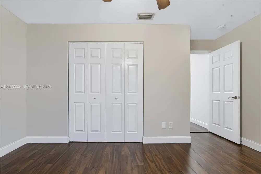 4927 Lombard Pass Dr Lake Worth, FL 33463