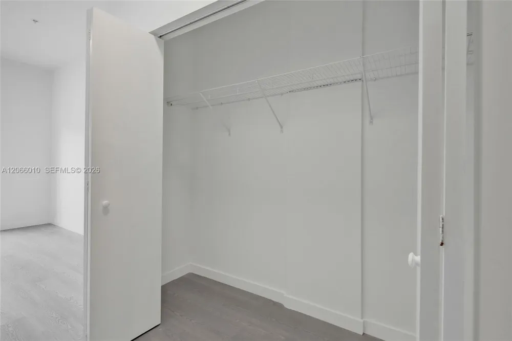 1567 NW 1st St #10 Miami, FL 33125
