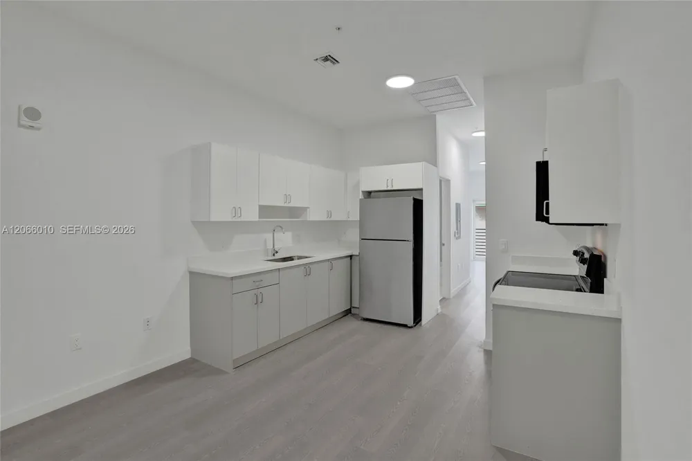 1567 NW 1st St #10 Miami, FL 33125