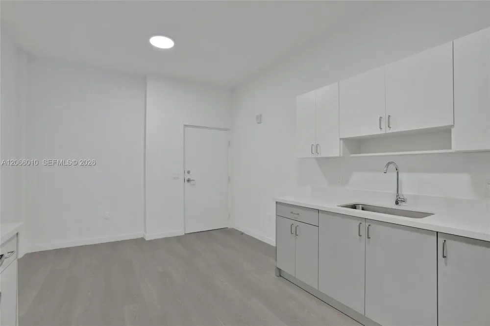 1567 NW 1st St #10 Miami, FL 33125