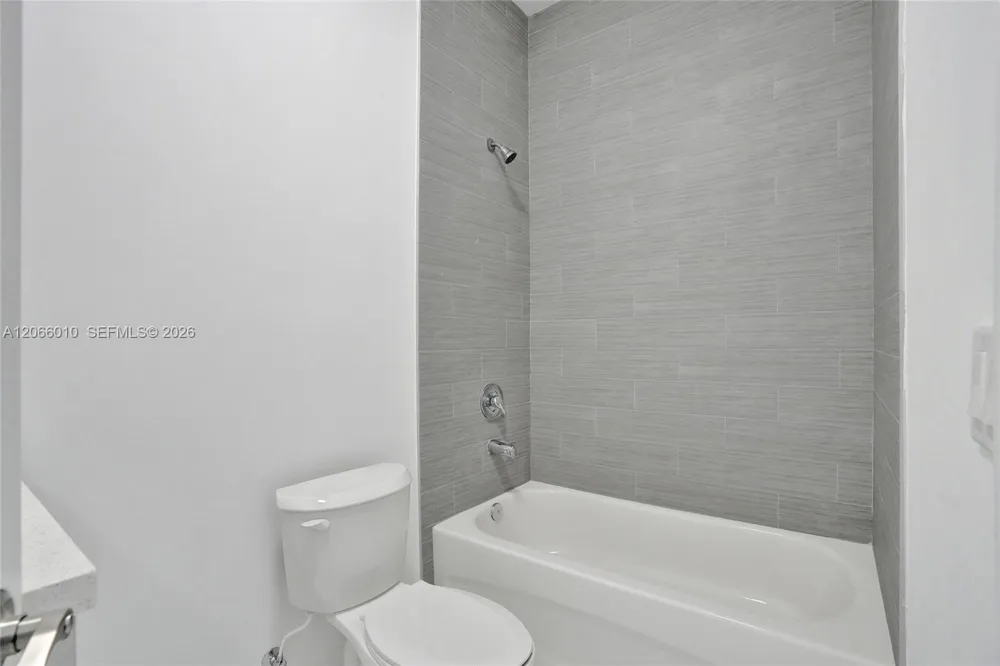 1567 NW 1st St #10 Miami, FL 33125