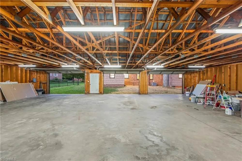 117 Hinshaw Avenue Yadkinville, NC 27055