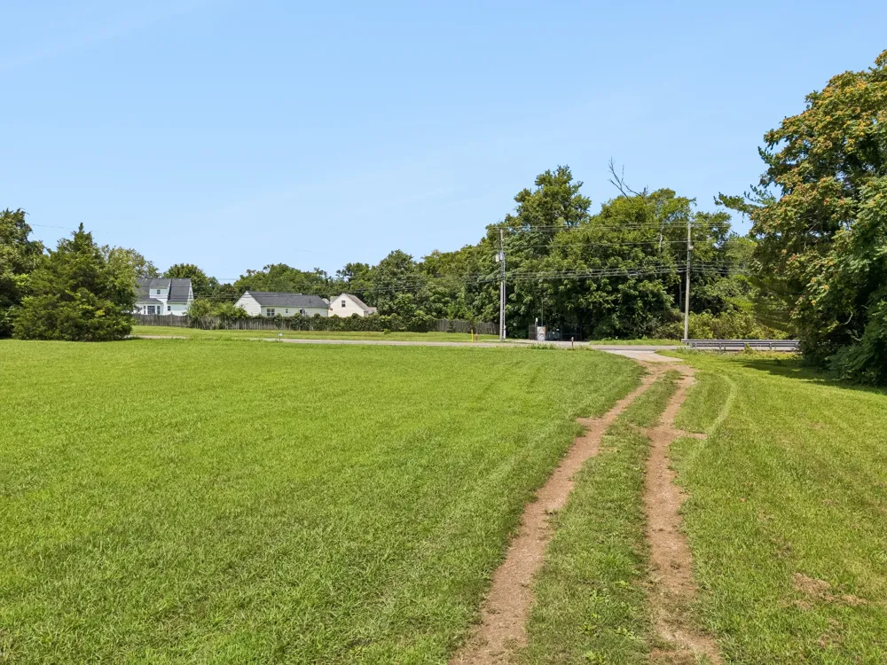 2705 Buckner Rd Thompsons Station, TN 37179