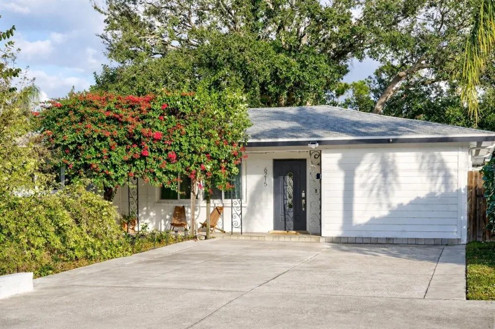 6215 RODGERS AVENUE Sarasota, FL 34231