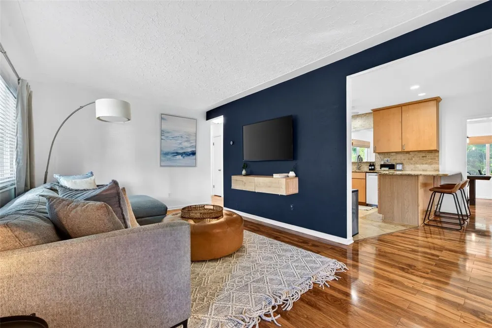 6215 RODGERS AVENUE Sarasota, FL 34231