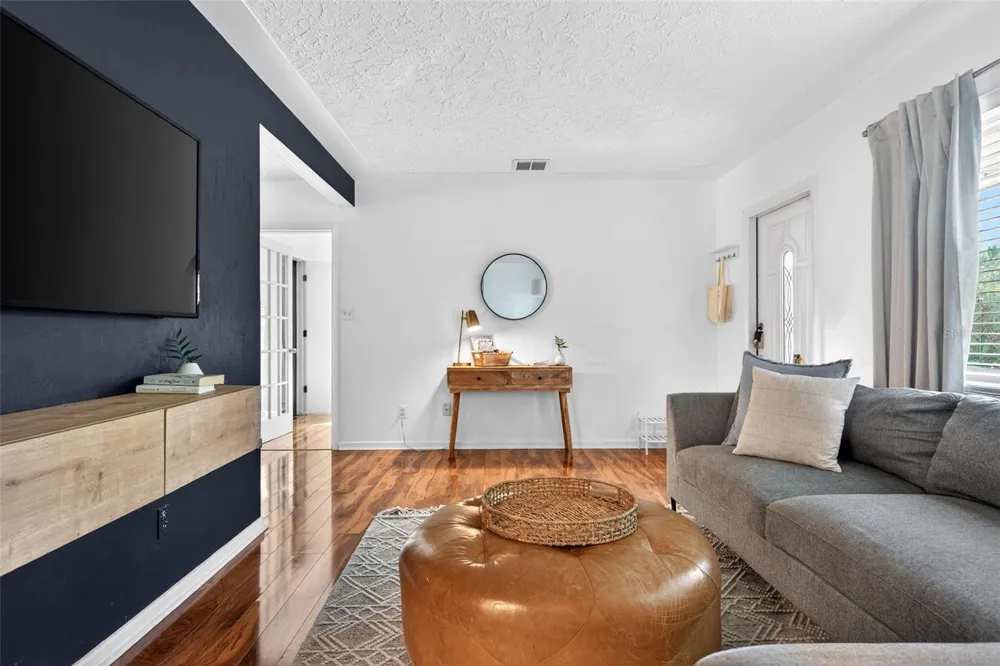 6215 RODGERS AVENUE Sarasota, FL 34231