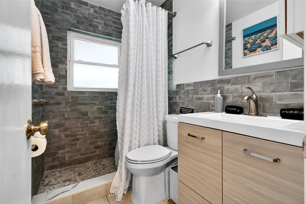 6215 RODGERS AVENUE Sarasota, FL 34231