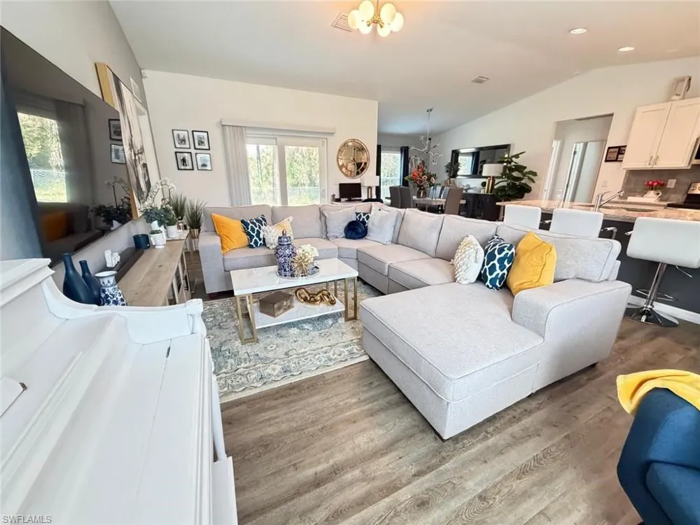 3006 Base Court Labelle, FL 33935