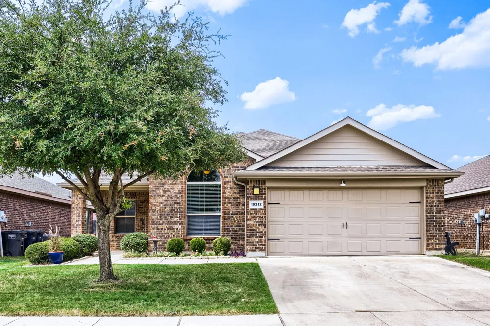 10212 Almondtree Drive Fort Worth, TX 76140