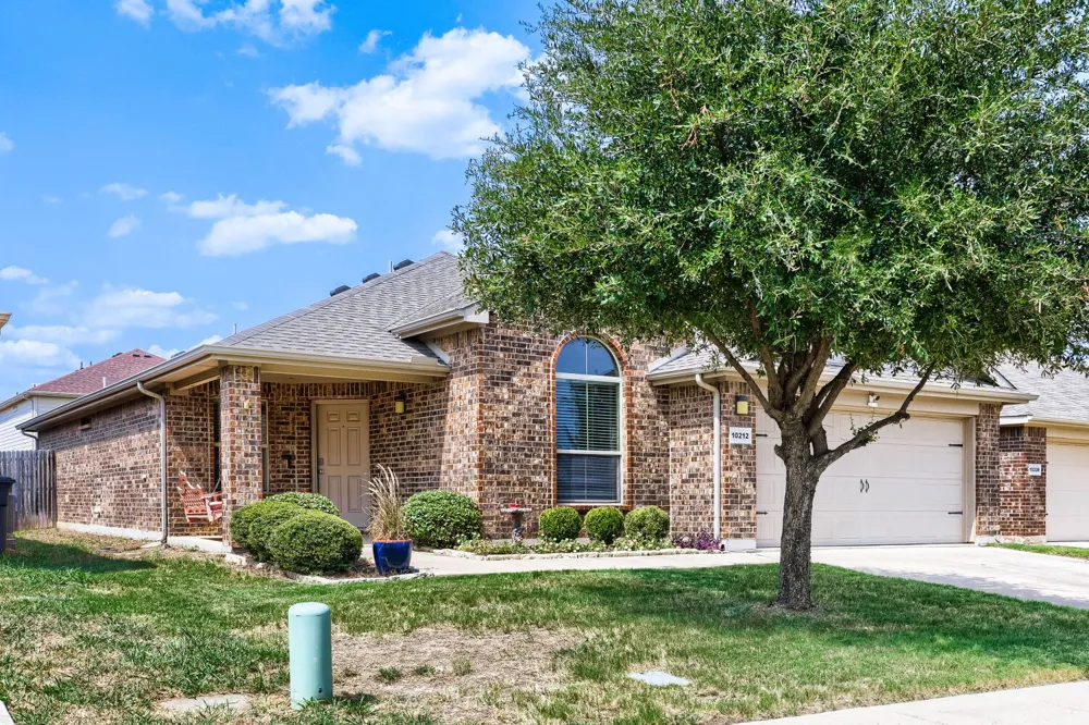 10212 Almondtree Drive Fort Worth, TX 76140