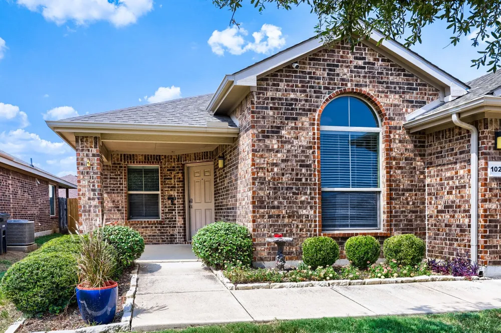 10212 Almondtree Drive Fort Worth, TX 76140