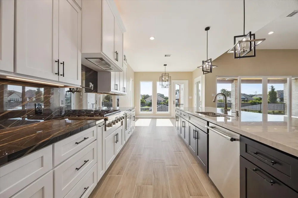 606 Appia Drive Kemah, TX 77565