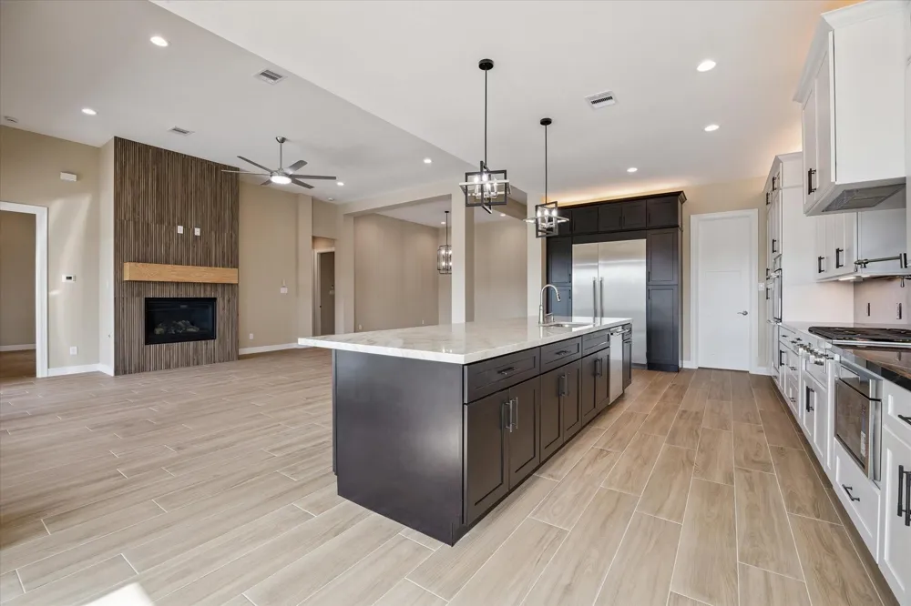 606 Appia Drive Kemah, TX 77565