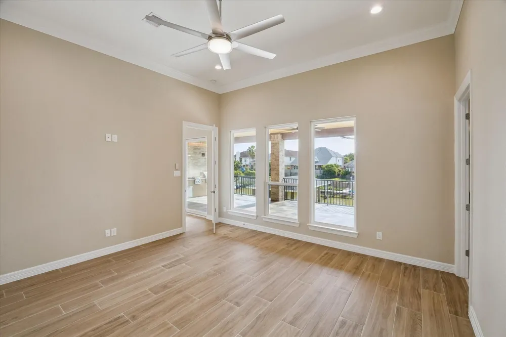 606 Appia Drive Kemah, TX 77565