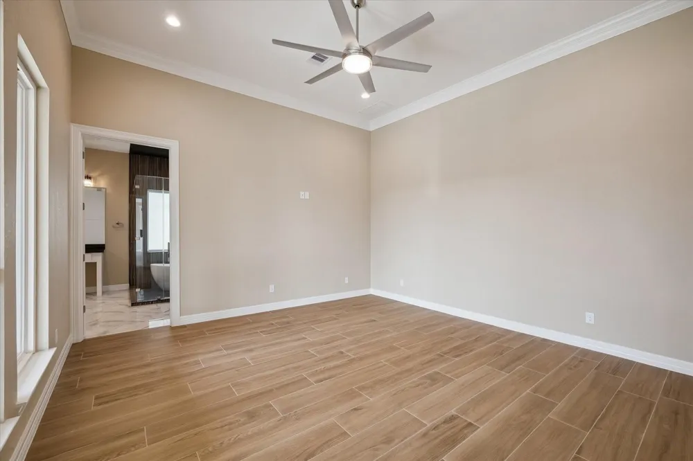 606 Appia Drive Kemah, TX 77565