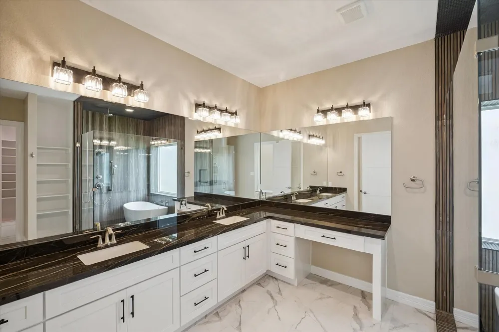 606 Appia Drive Kemah, TX 77565