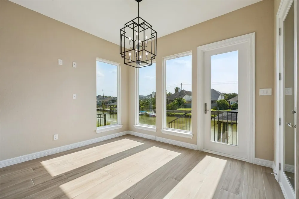 606 Appia Drive Kemah, TX 77565