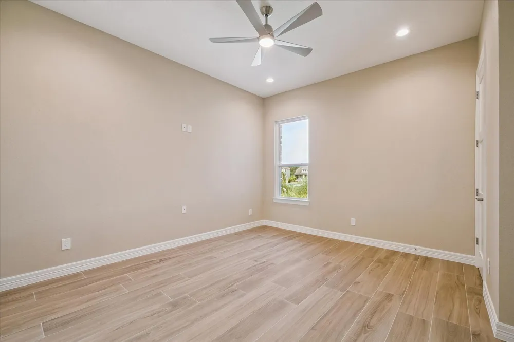 606 Appia Drive Kemah, TX 77565