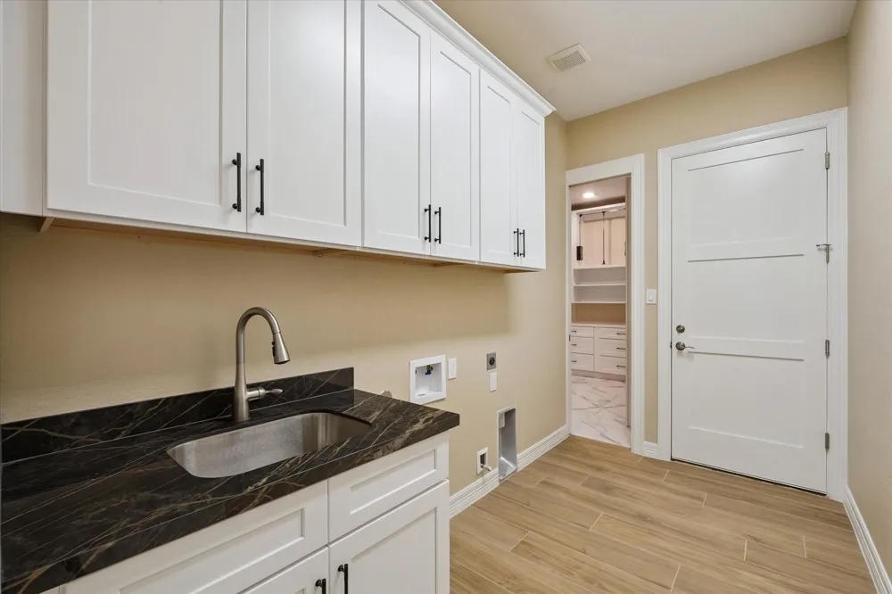 606 Appia Drive Kemah, TX 77565