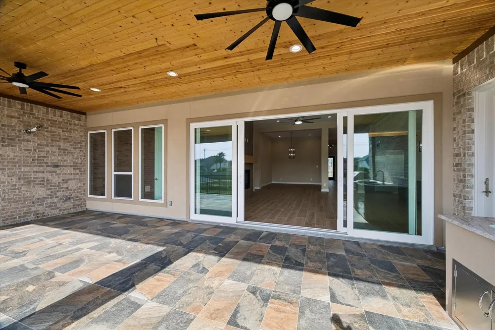 606 Appia Drive Kemah, TX 77565