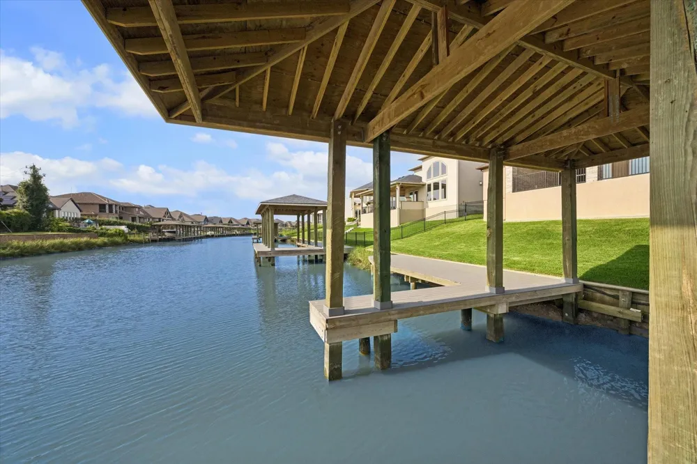 606 Appia Drive Kemah, TX 77565