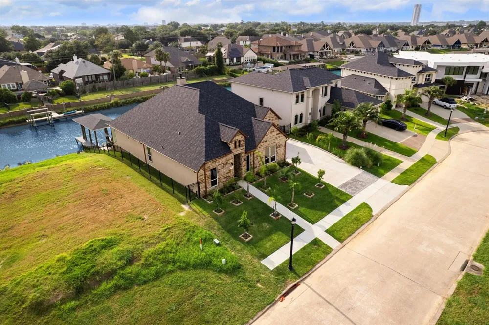 606 Appia Drive Kemah, TX 77565