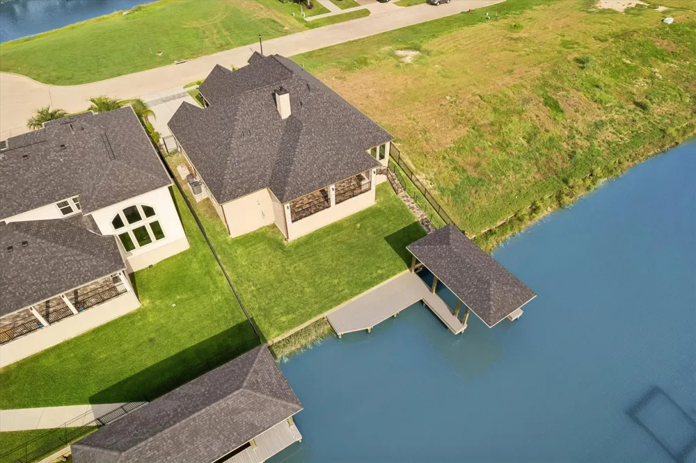 606 Appia Drive Kemah, TX 77565