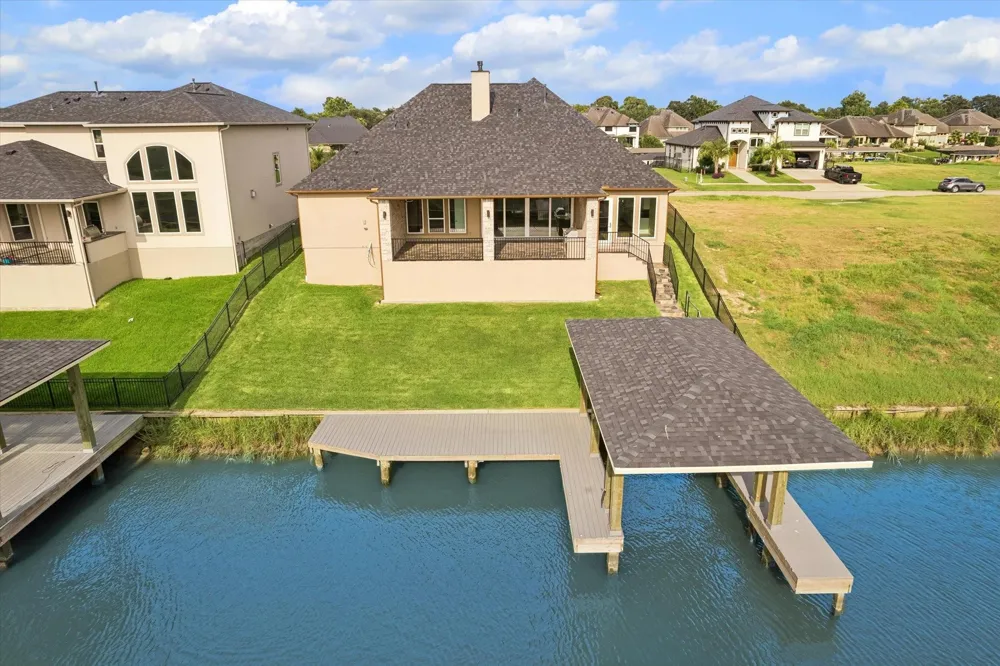 606 Appia Drive Kemah, TX 77565