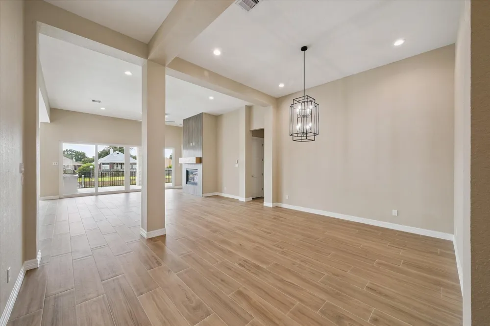 606 Appia Drive Kemah, TX 77565