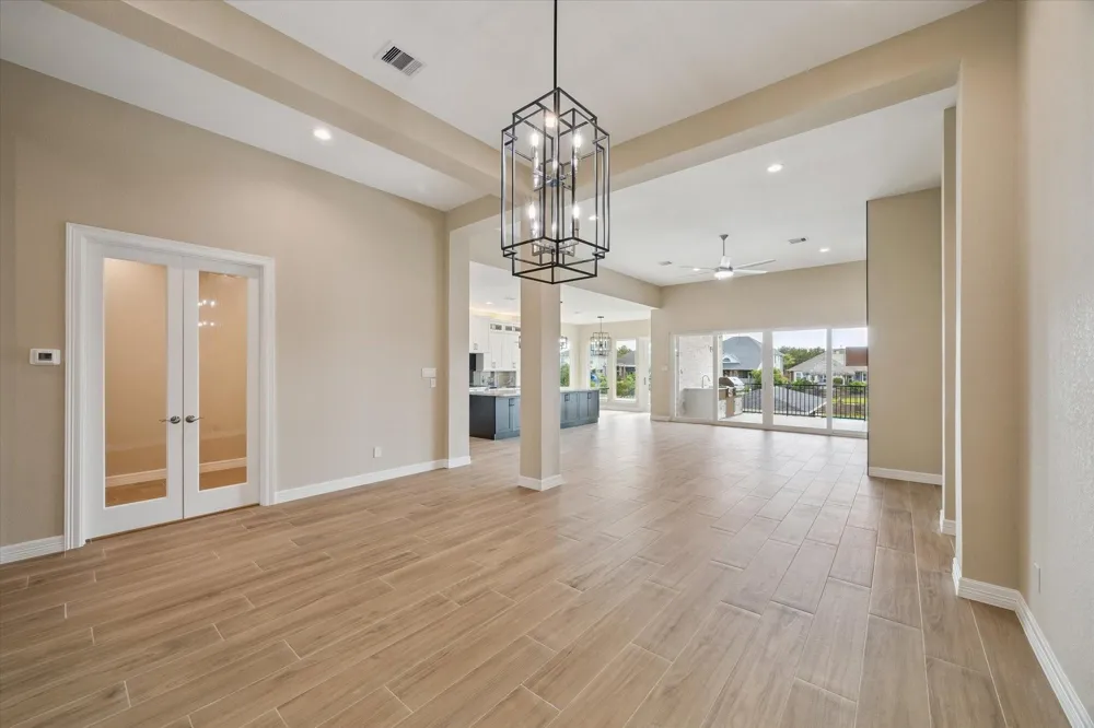606 Appia Drive Kemah, TX 77565