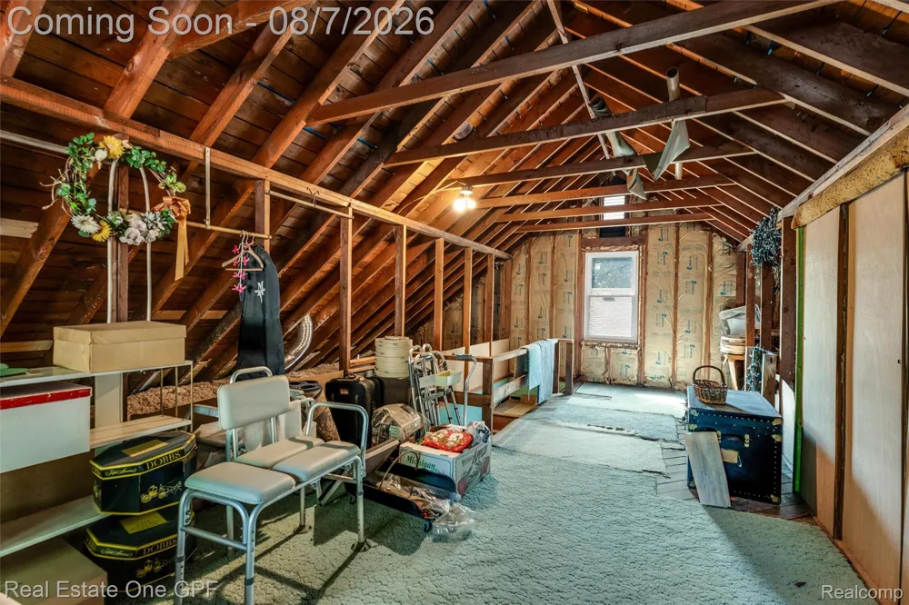 2121 Stanhope Street Grosse Pointe Woods City, MI 48236