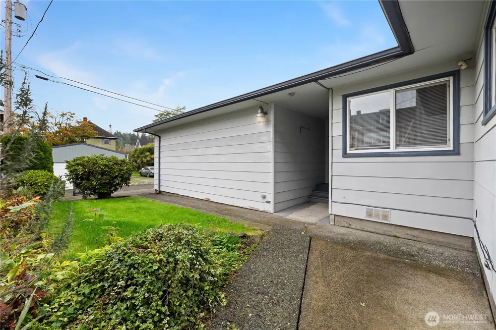 116 W 3rd Street Aberdeen, WA 98520