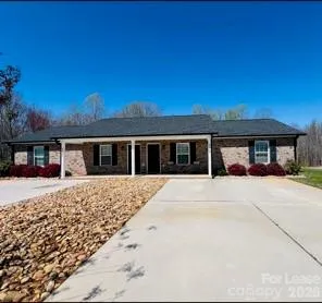 4429 Dillbrook Lane Denver, NC 28037