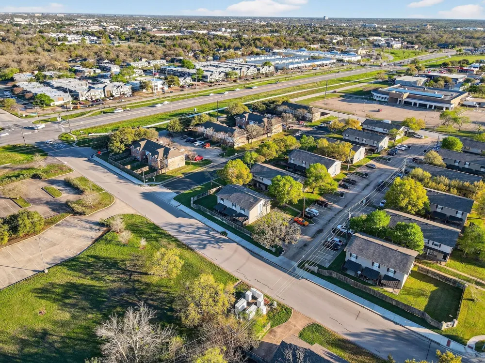 1400 Summit Street #B College Station, TX 77845