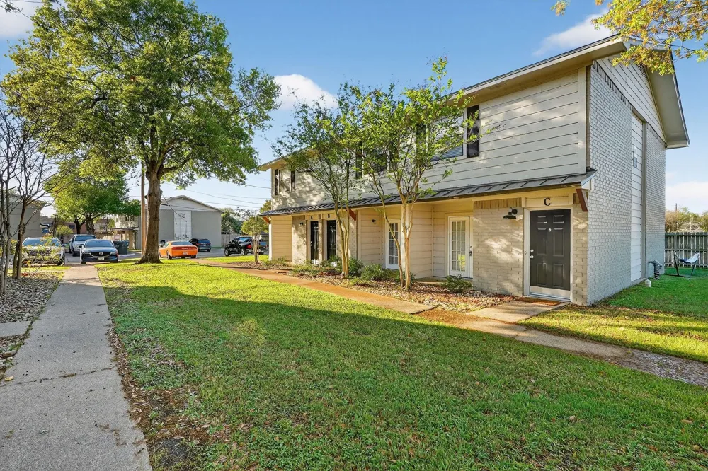 1400 Summit Street #B College Station, TX 77845