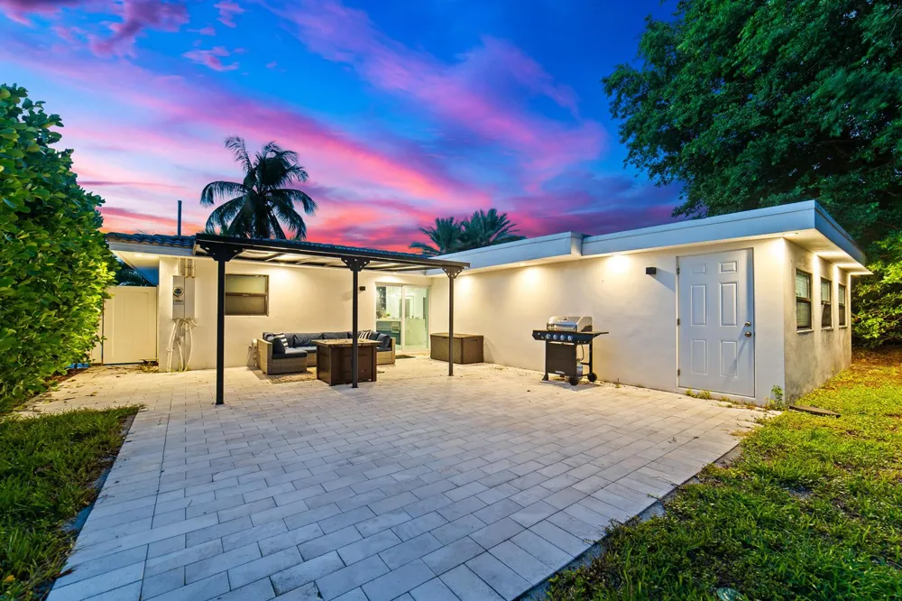 324 Bamboo Road Palm Beach Shores, FL 33404