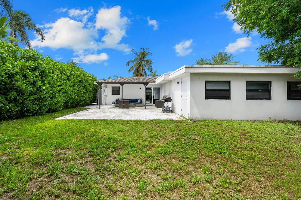 324 Bamboo Road Palm Beach Shores, FL 33404