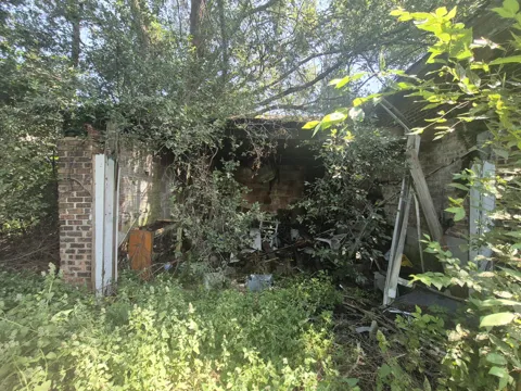 2154 W 10th Place