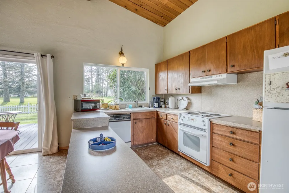 483 Dolphin Avenue NE Ocean Shores, WA 98569
